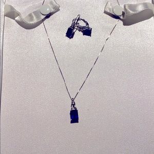 EMERALD-CUT SAPPHIRE NECKLACE AND EARRINGS - 14KT